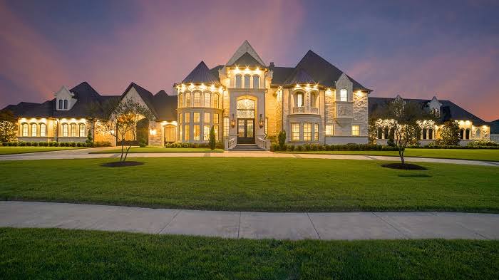 villa and house