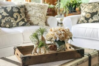 how to decorate a coffee table