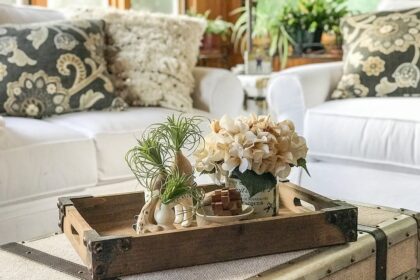 how to decorate a coffee table
