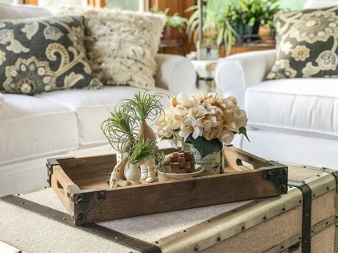 how to decorate a coffee table