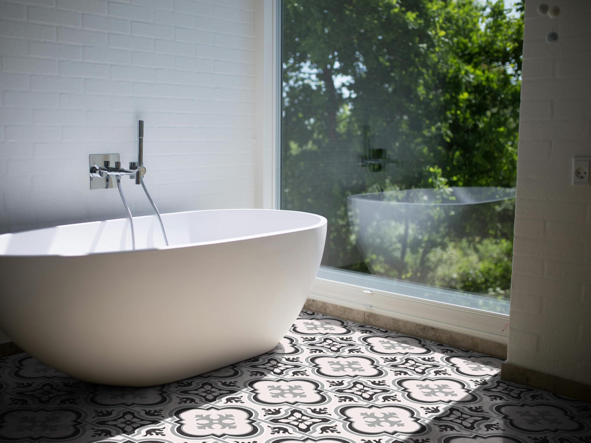 waterproof peel and stick floor tile